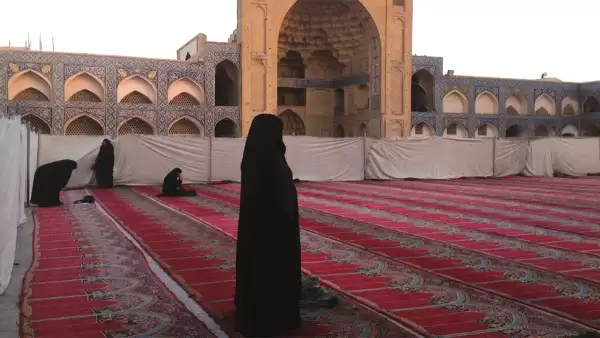 God is a Woman: The Religious Space of a Muslim Woman thumbnail